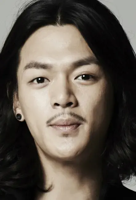 بیوگرافی Choi Dong Goo