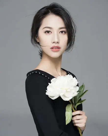 بیوگرافی Dong Qi