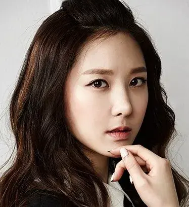 بیوگرافی Lee Yoo Na