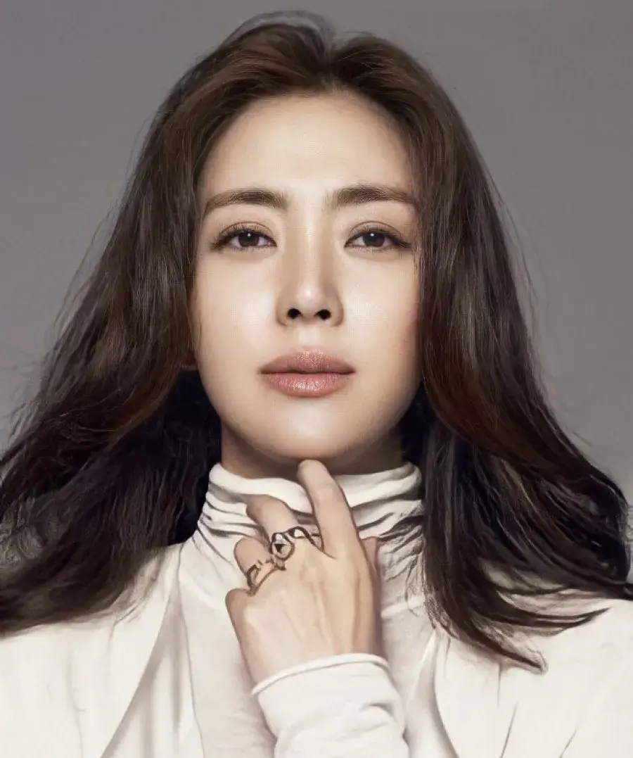 بیوگرافی Song Yoon Ah