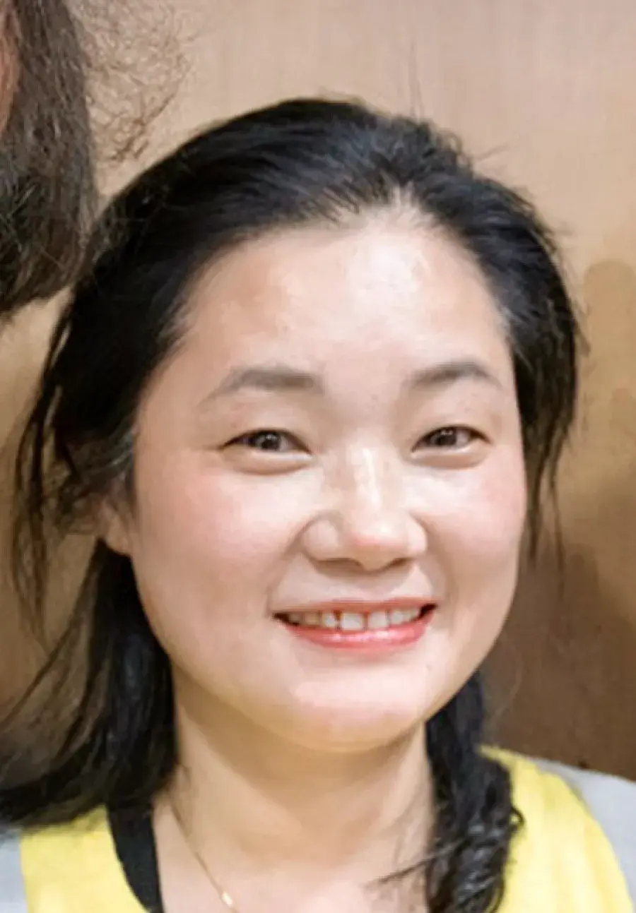 بیوگرافی Jeon Young