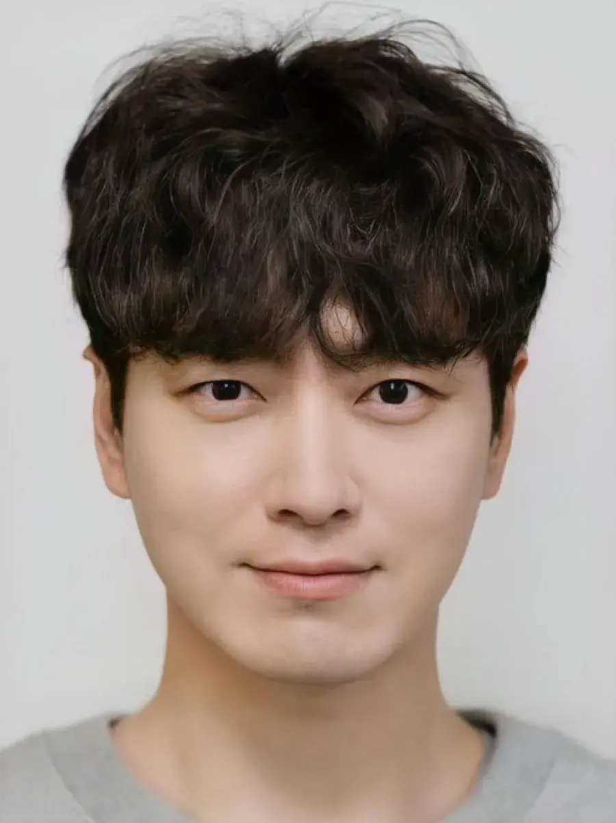 بیوگرافی Lee Joon Hyuk