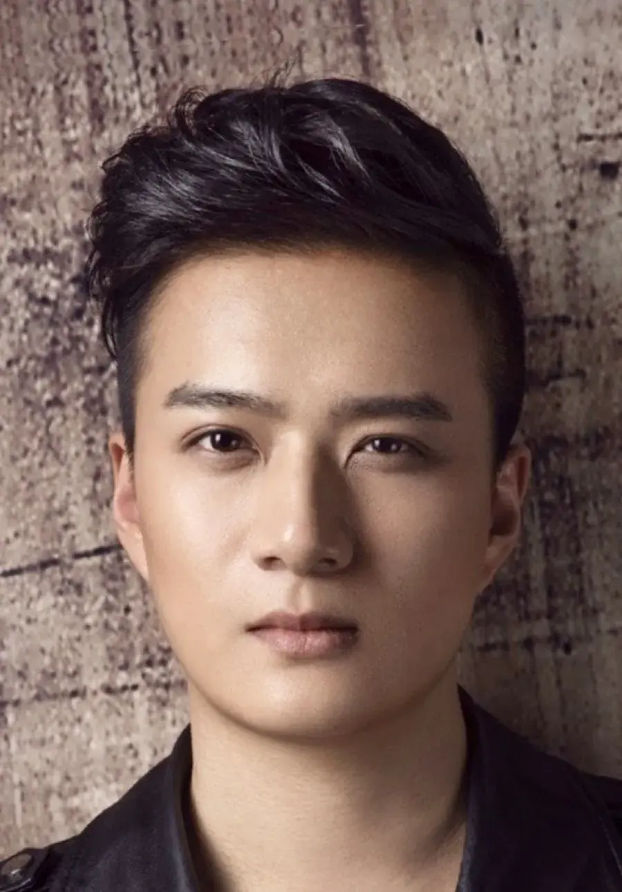 بیوگرافی Huang Zhen