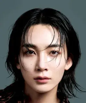 بیوگرافی Yoon Jeong Han