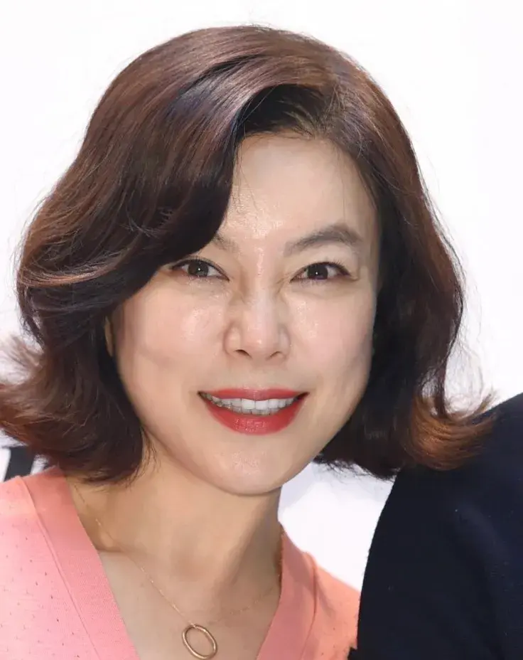 بیوگرافی Choi Hwa Jung