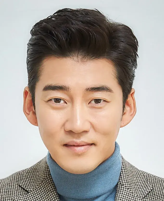 بیوگرافی Yoon Kye Sang