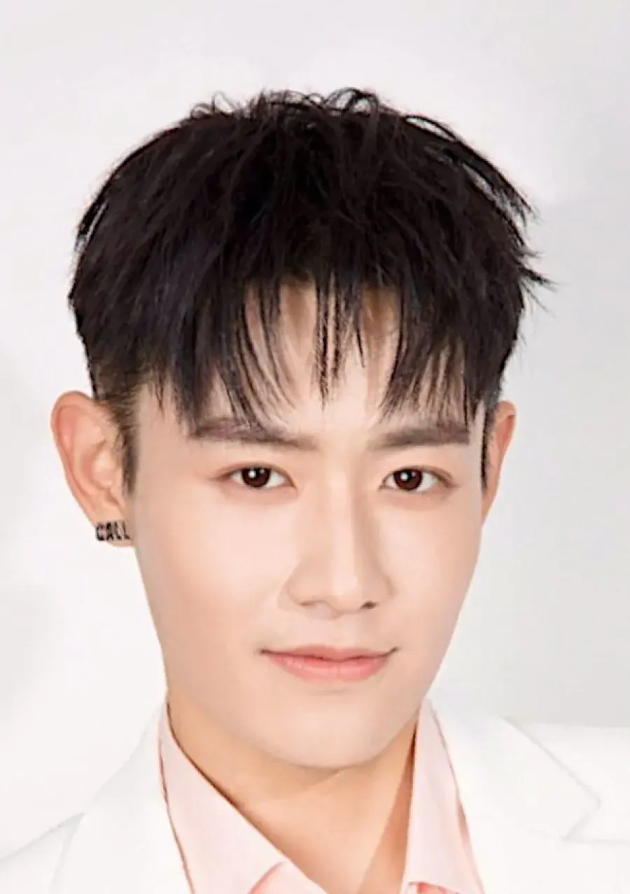 بیوگرافی Peng Chu Yue