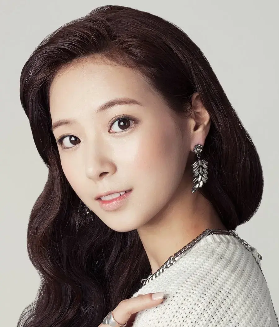 بیوگرافی Kim Da Ye