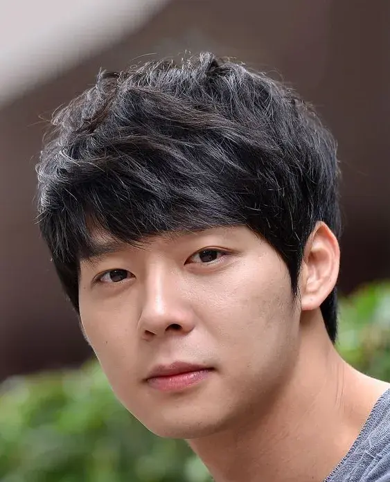 بیوگرافی Park Yoo Chun