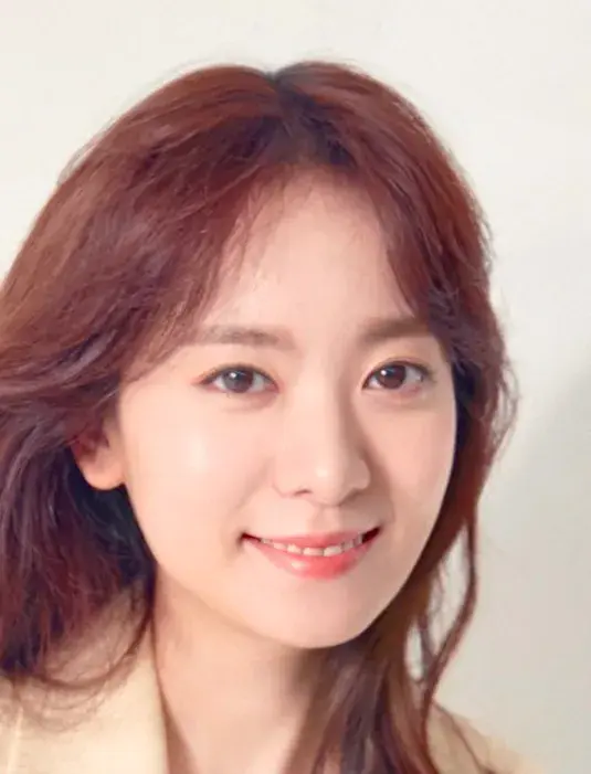 بیوگرافی Song Sang Eun