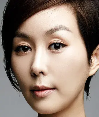 بیوگرافی Yoo Seo Jin
