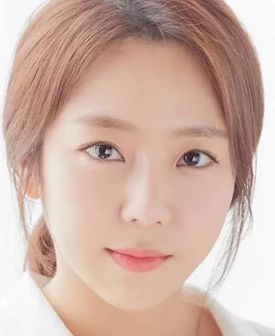 بیوگرافی Kim Ye Won