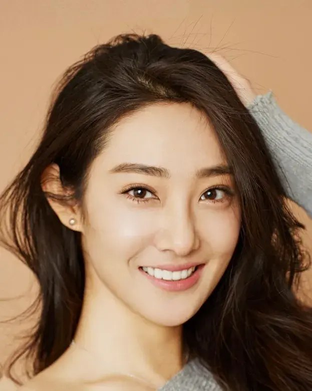 بیوگرافی Liu Qi Yi