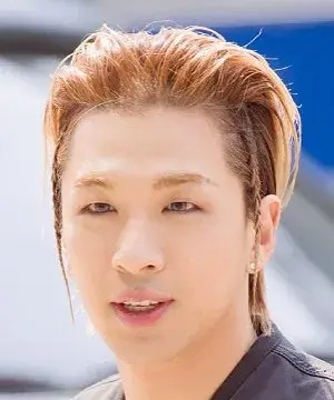 بیوگرافی Dong Young Bae