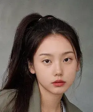 بیوگرافی Shim So Young