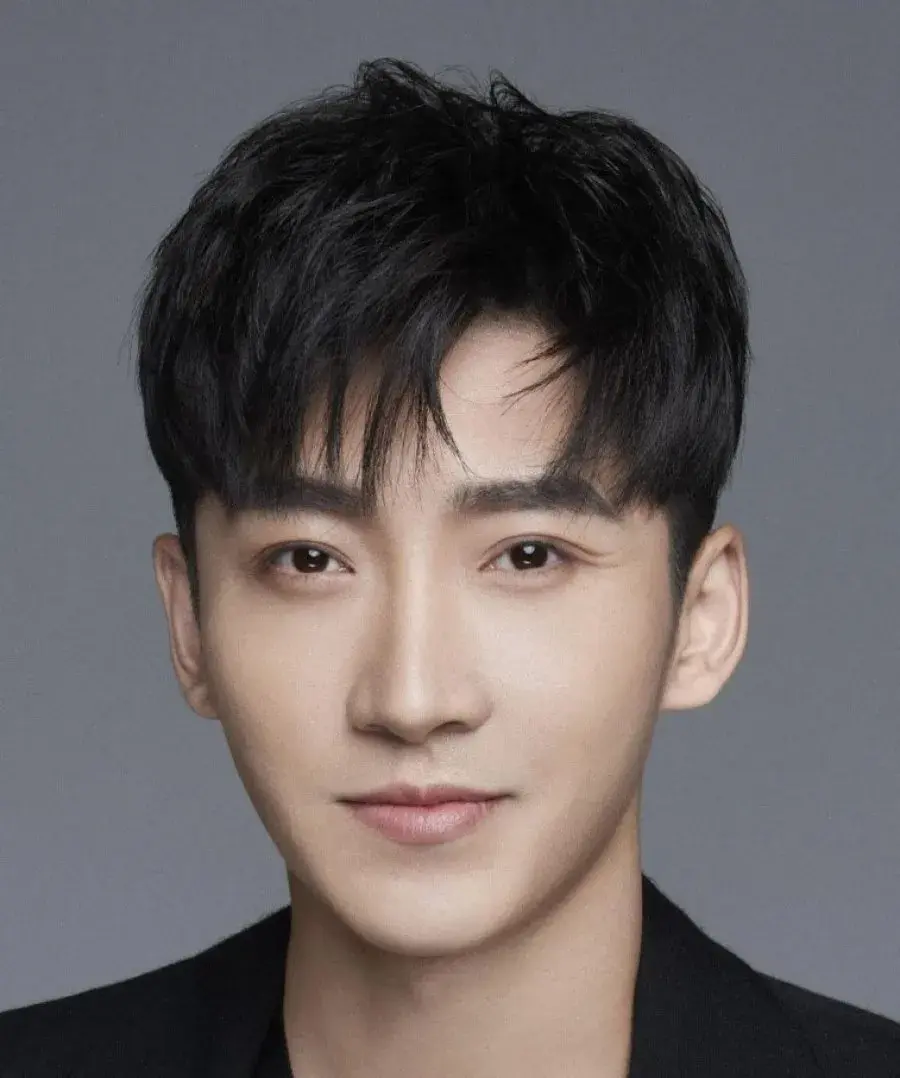 بیوگرافی Lu Hong