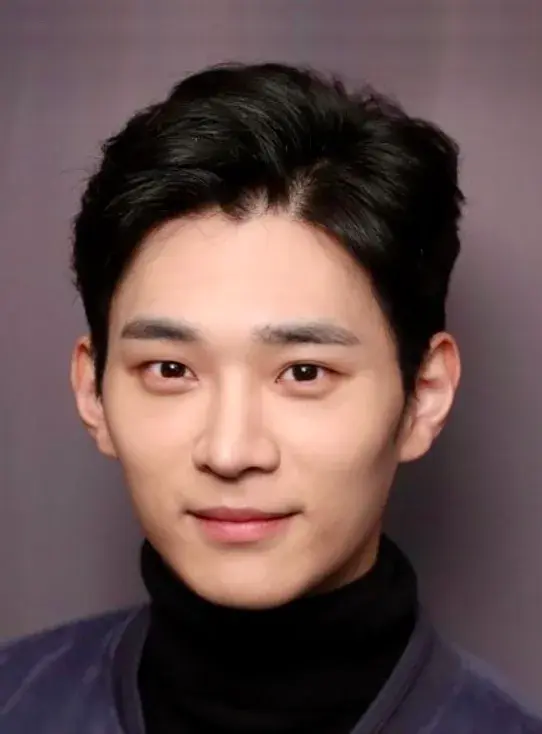 بیوگرافی Lee Do Gyeom