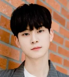 بیوگرافی Jung Hyo Jun