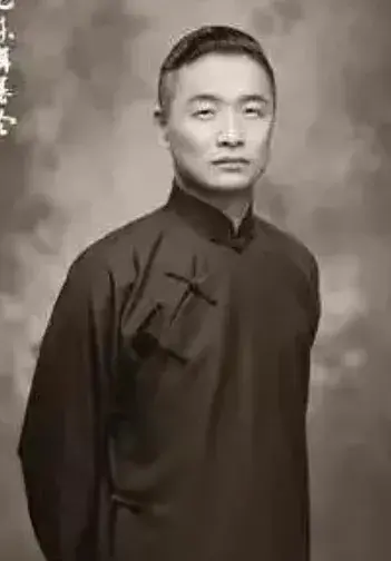 بیوگرافی Yi Jun