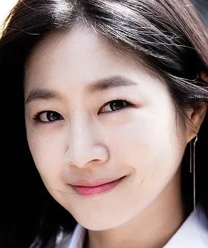 بیوگرافی Lee Eun Woo