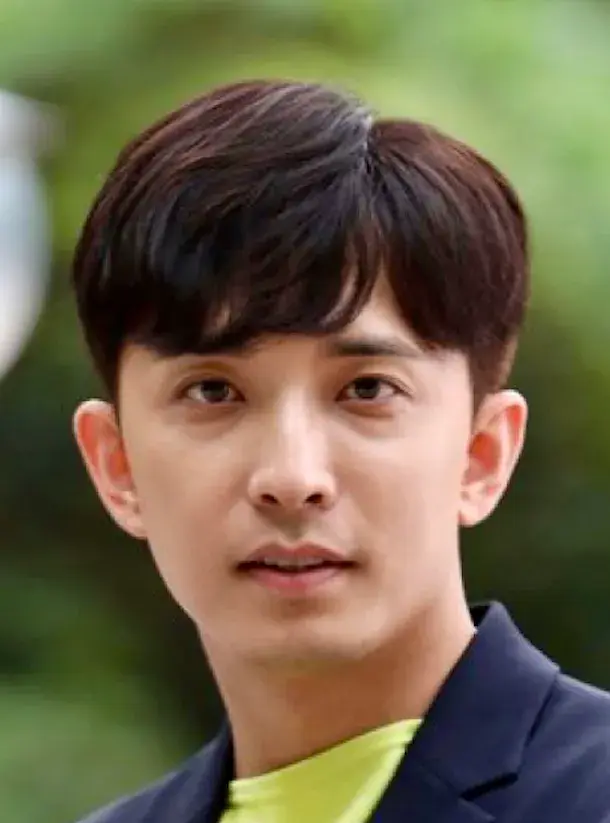 بیوگرافی Yoon Na Moo