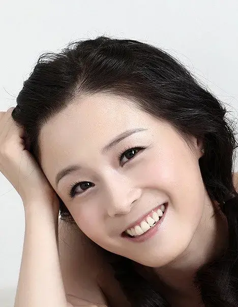 بیوگرافی Kang Eun Jin