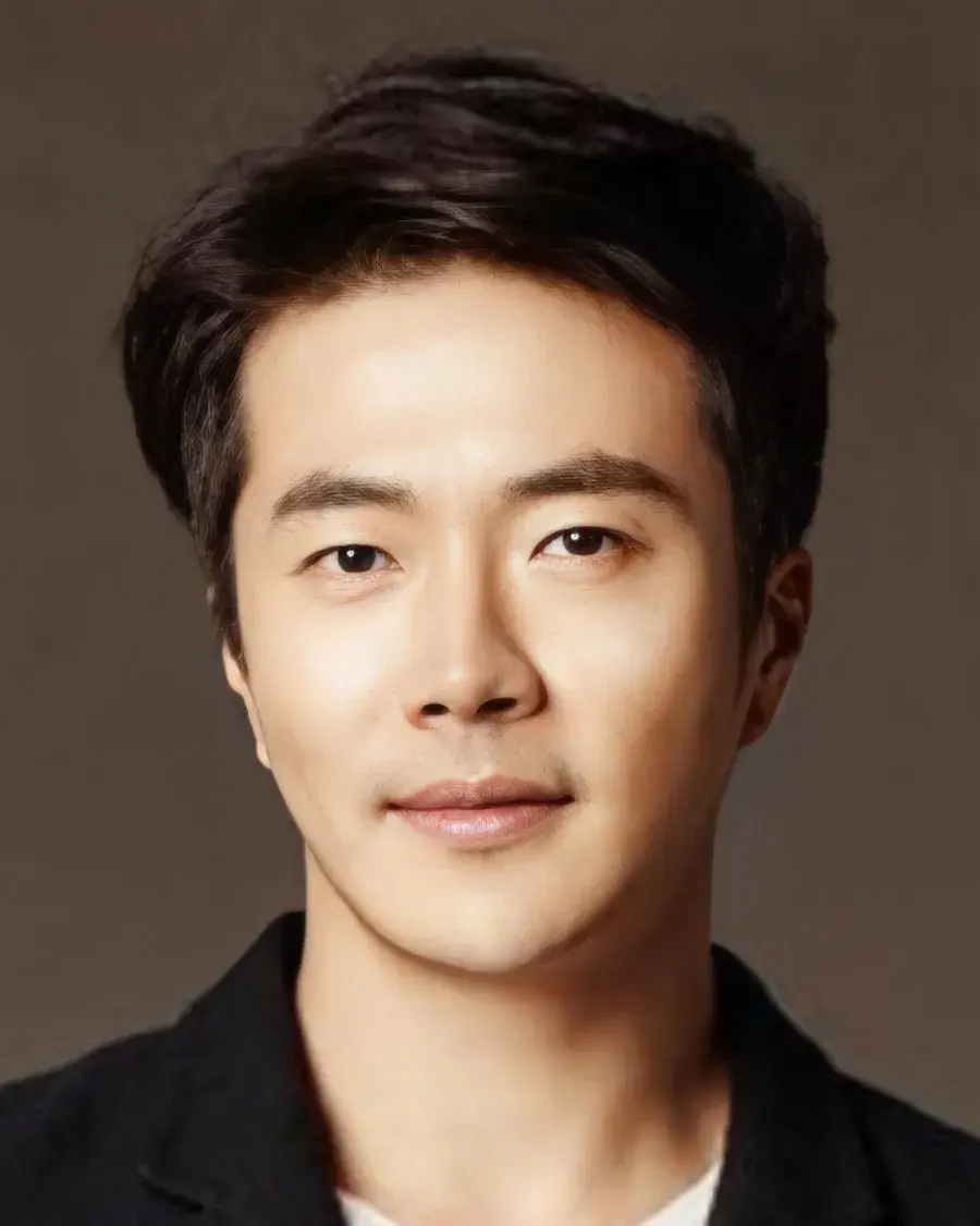 بیوگرافی Kwon Sang Woo