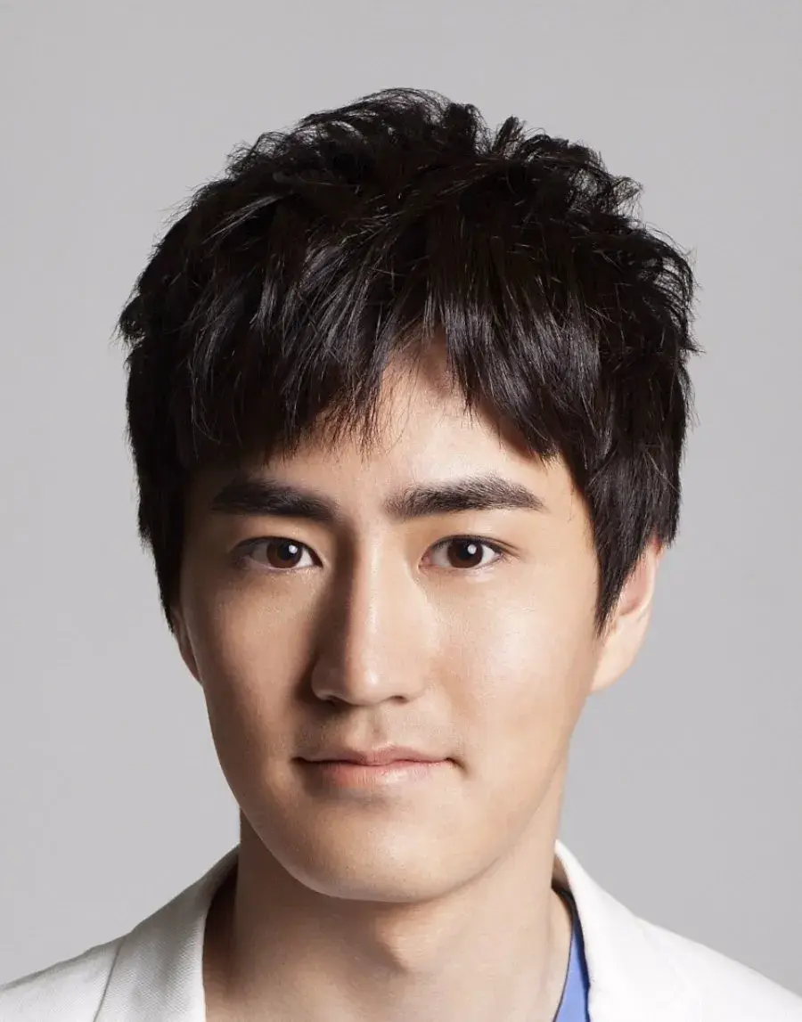 بیوگرافی Yang Le