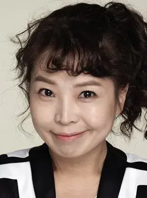 بیوگرافی Hong Ji Young