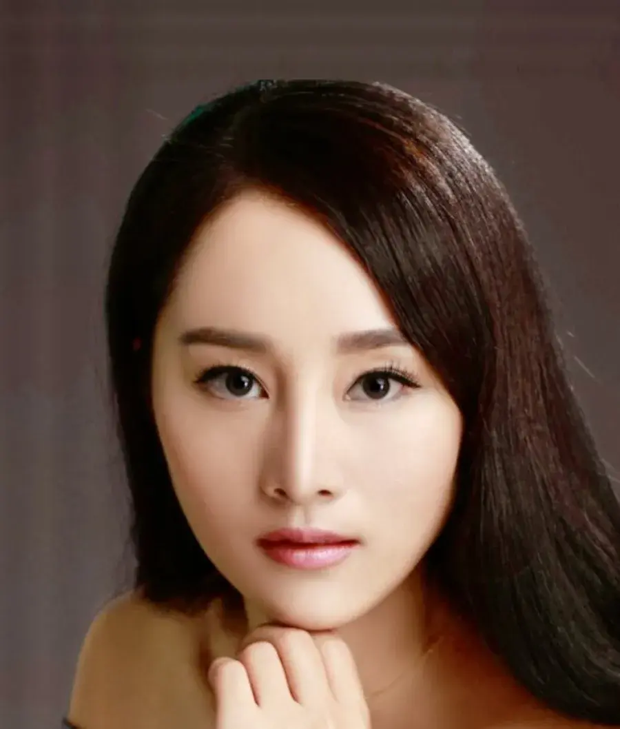 بیوگرافی Long Xin Yue