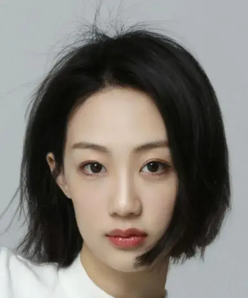 بیوگرافی  Yang Shi Qian