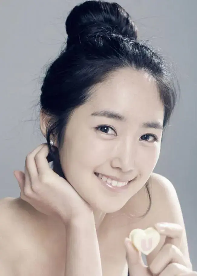 بیوگرافی Jung Joo Yeon