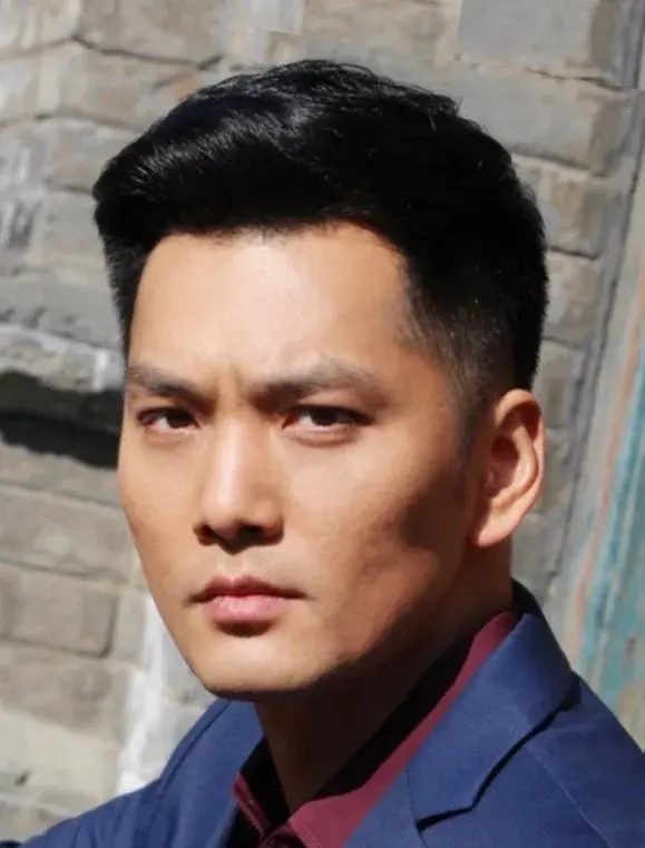 بیوگرافی Zhang Yi Wen