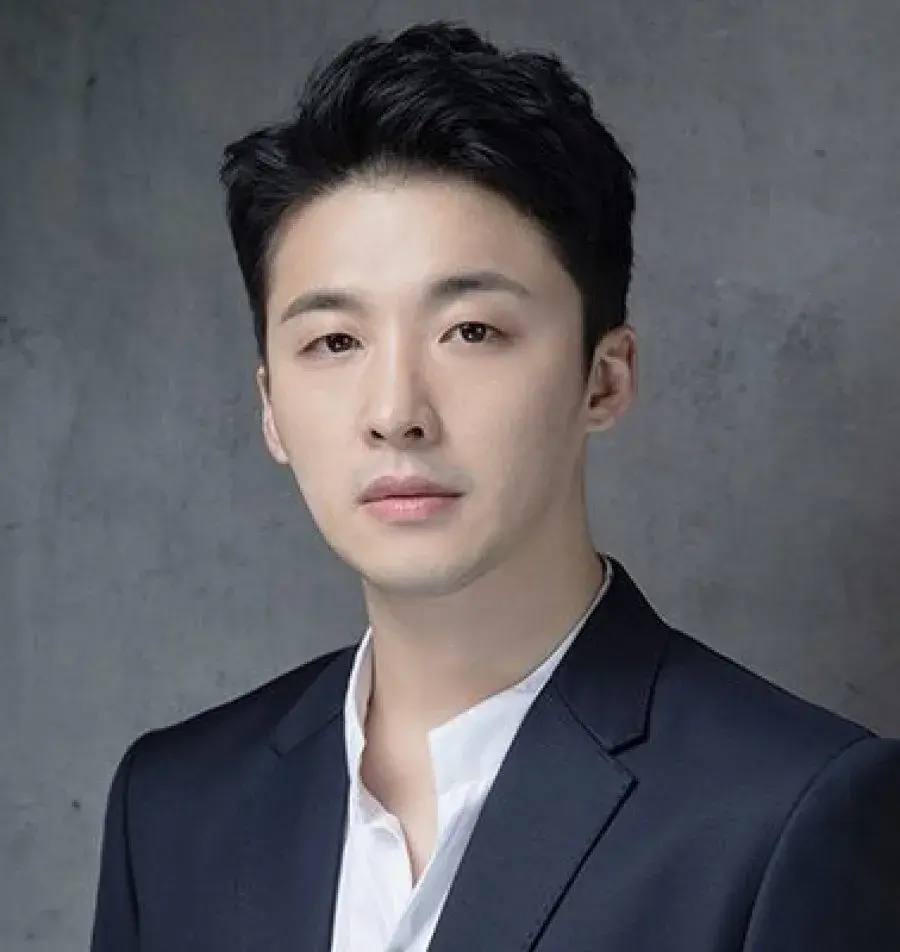 بیوگرافی Kwon Yo Han
