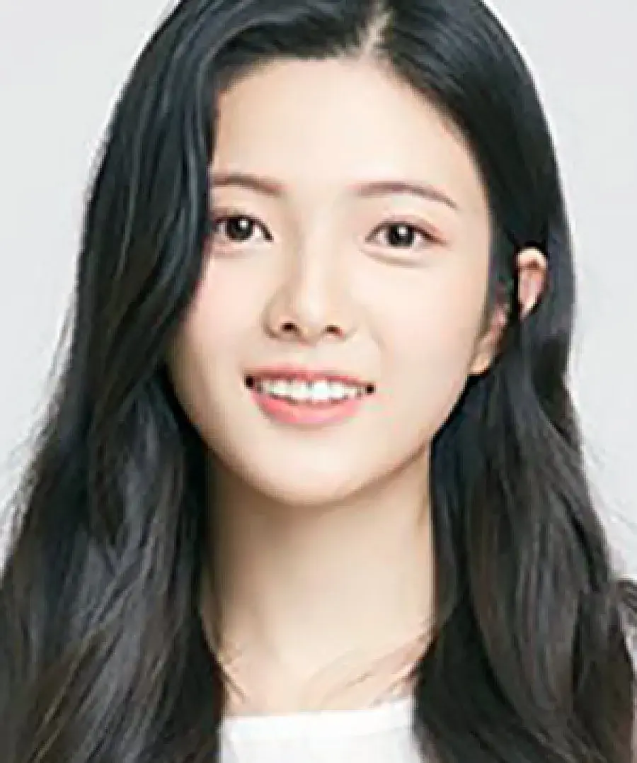 بیوگرافی Kim Chae Yoon