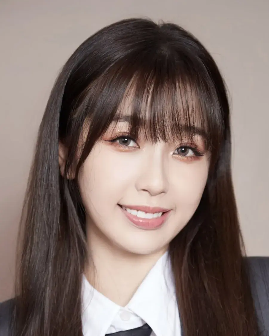 بیوگرافی Yu Shu Xin