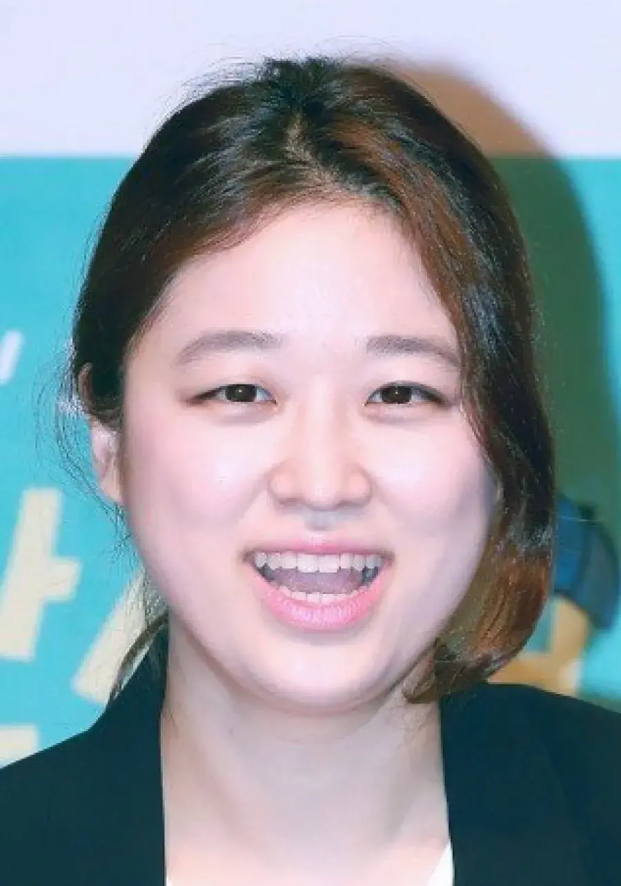 بیوگرافی Shim Na Yeon