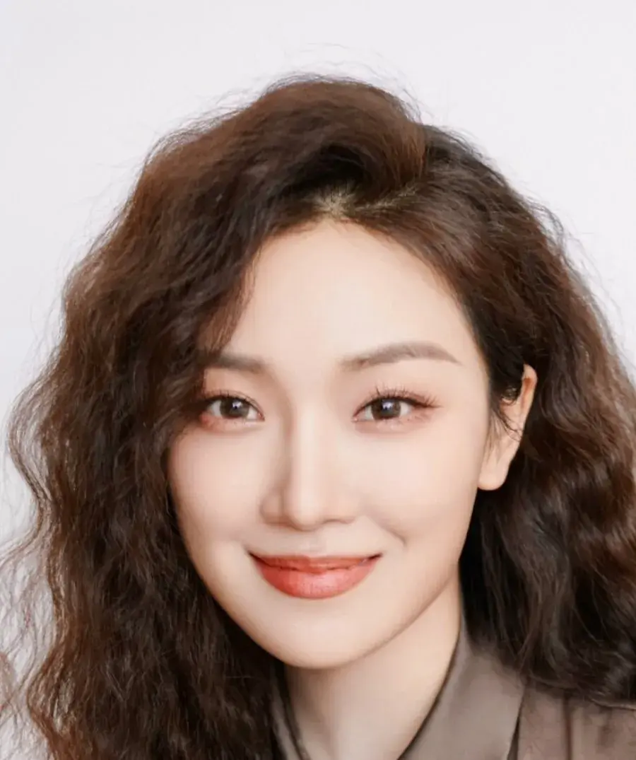 بیوگرافی Jian Ren Zi