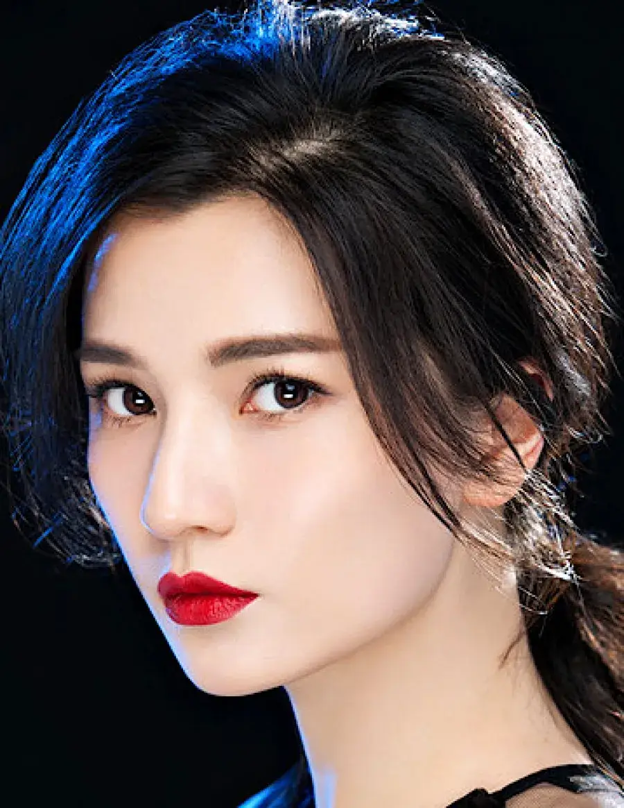 بیوگرافی Wang Yi Tong