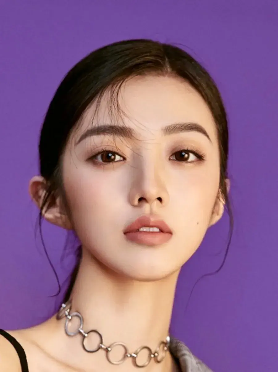 بیوگرافی Huang Yi