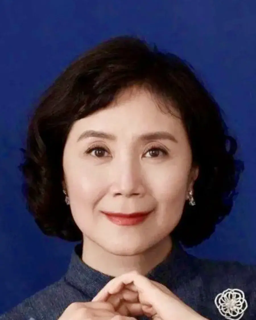 بیوگرافی Yan Xiao Ping