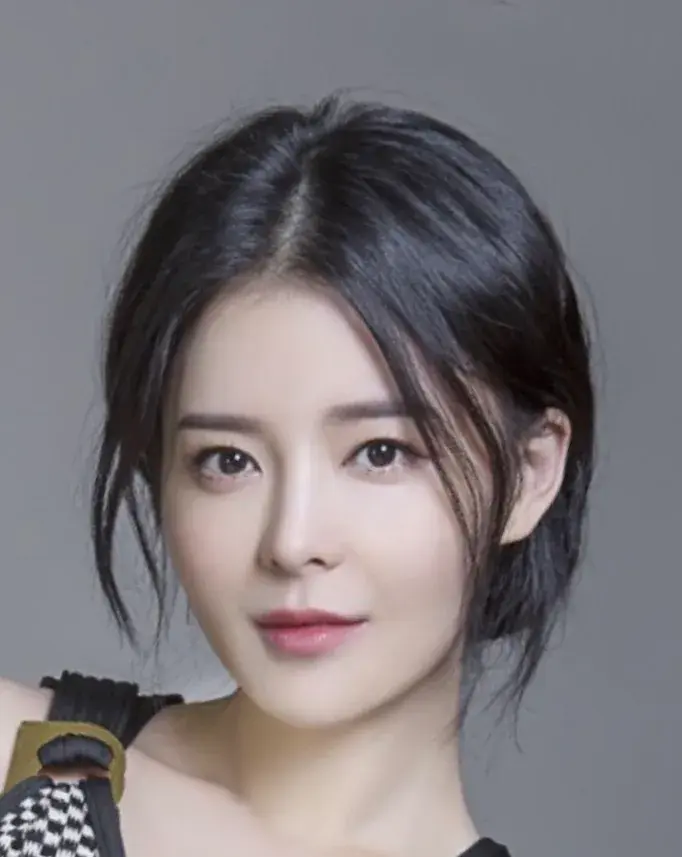 بیوگرافی Wang Yue Xi