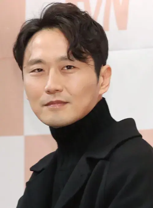 بیوگرافی Park Shin Woo