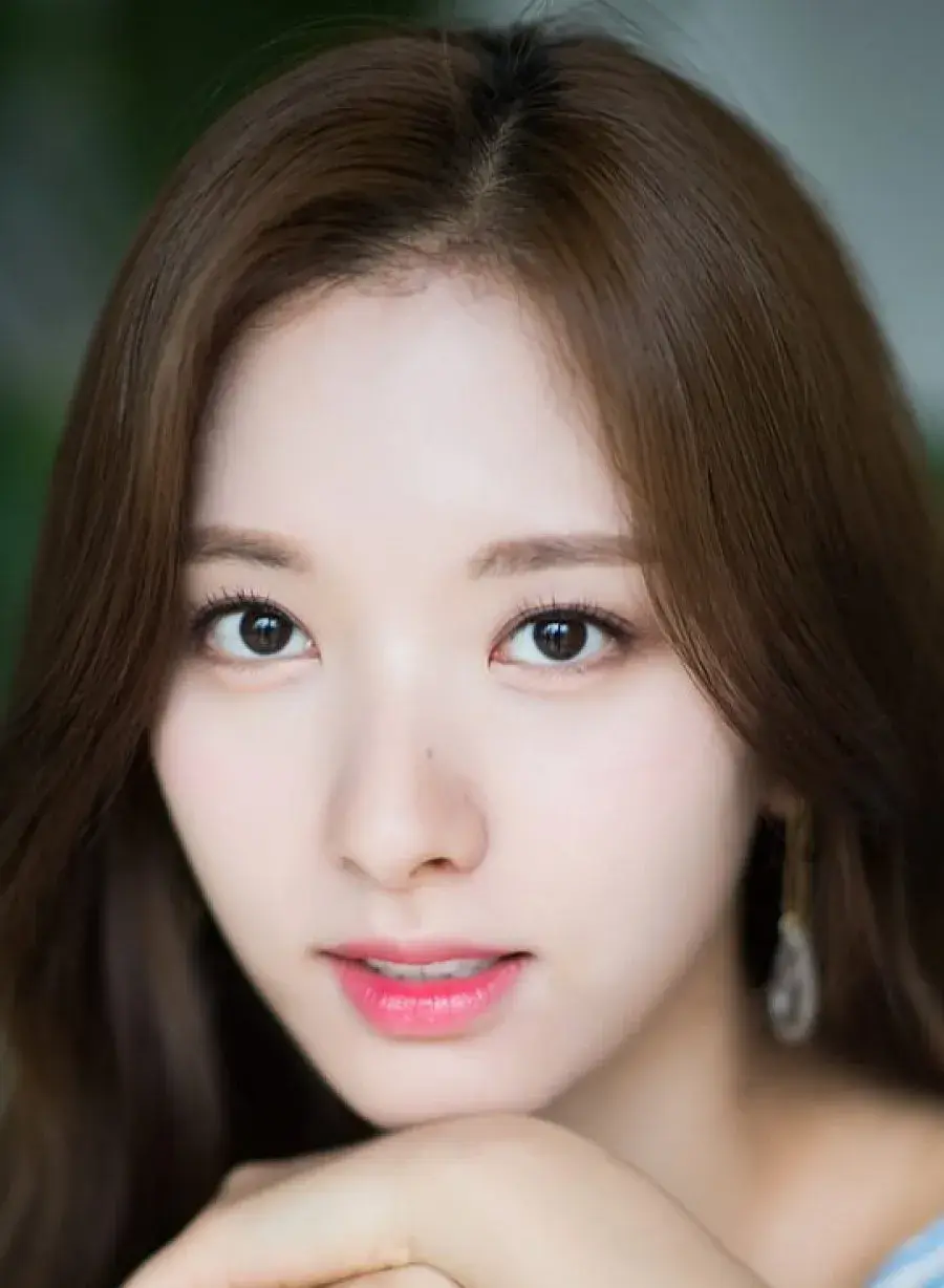 بیوگرافی Kim Ji Yeon