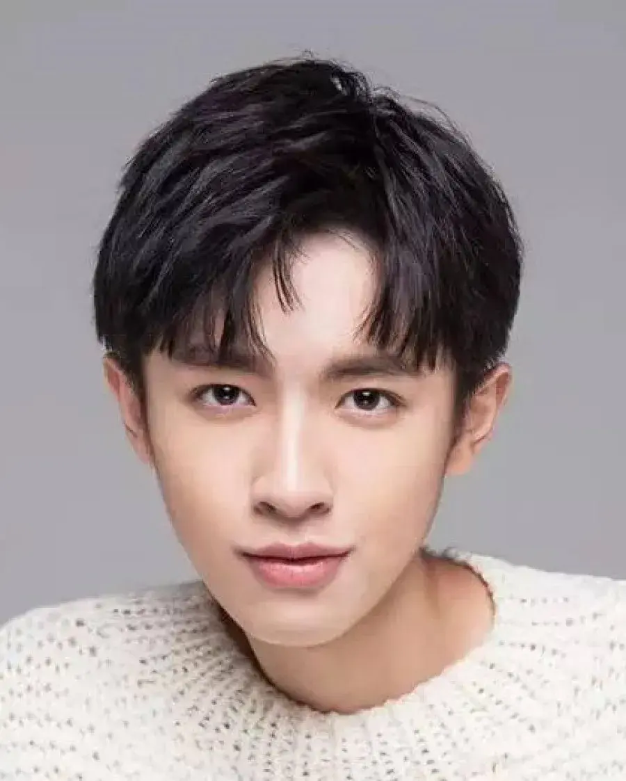 بیوگرافی Zhang Yi Jie