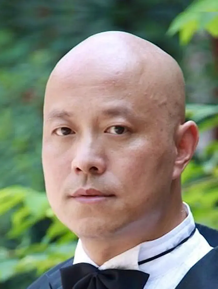 بیوگرافی Zhou Yan