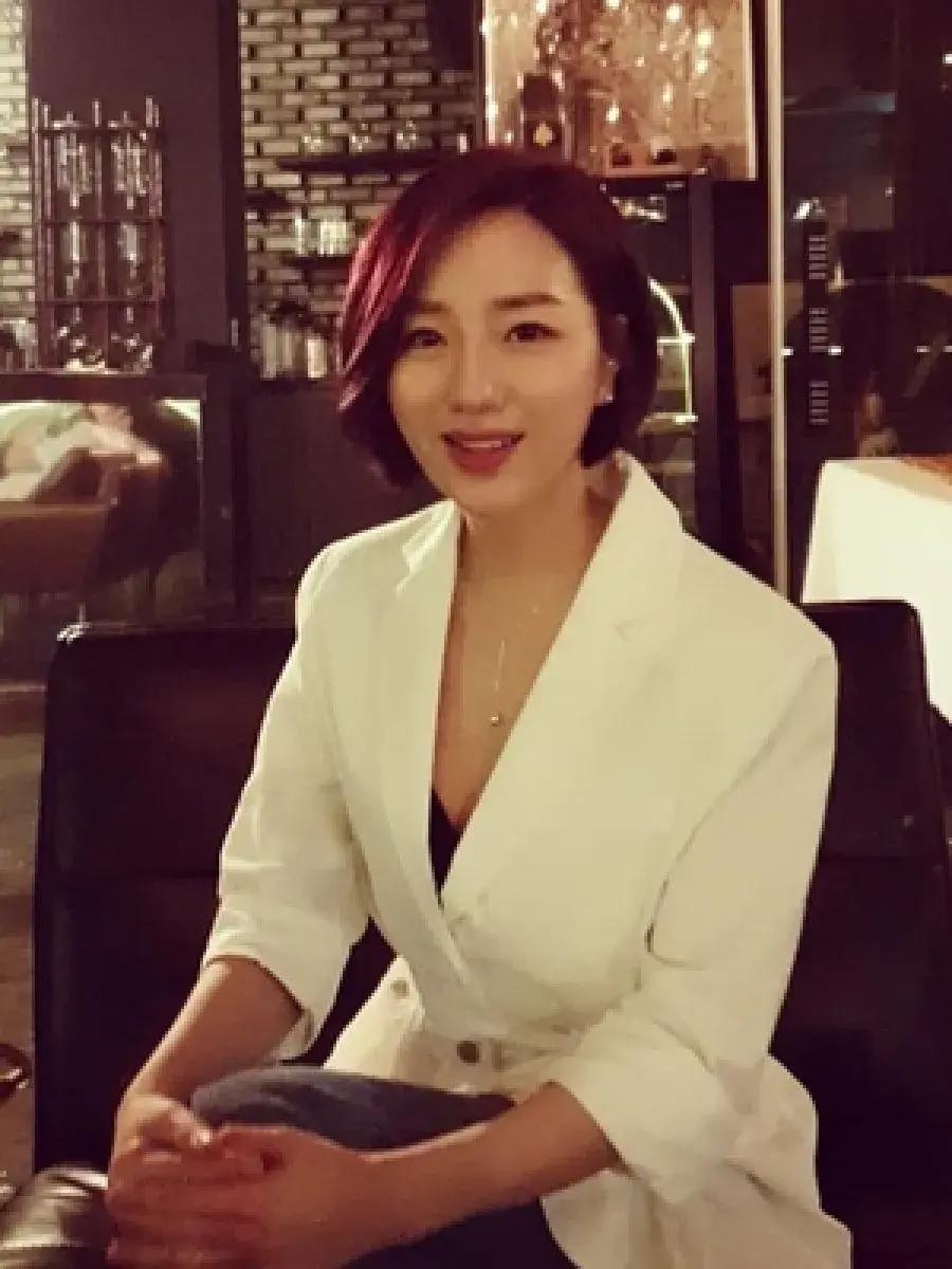 بیوگرافی Shin Joo Ri