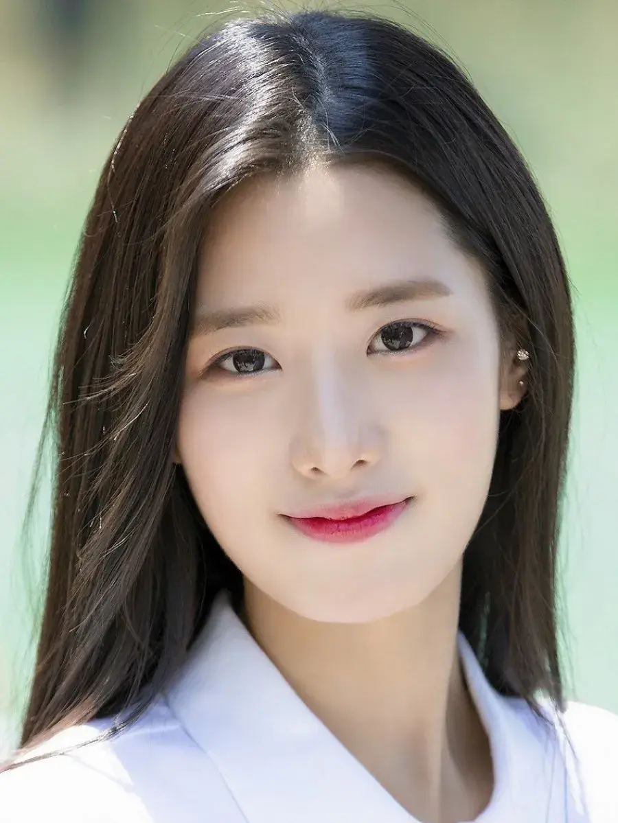 بیوگرافی Shin Ji Won