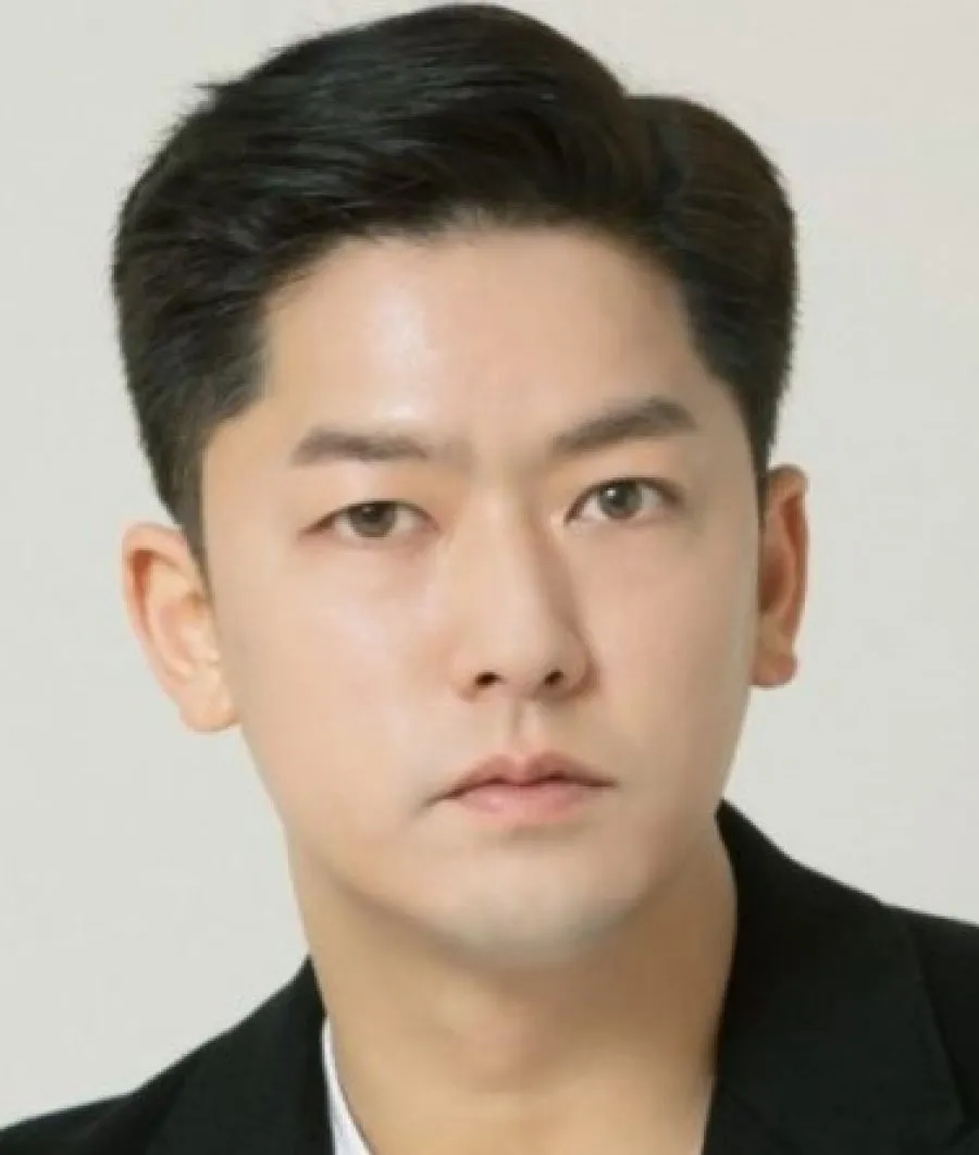 Lee Yong Woo