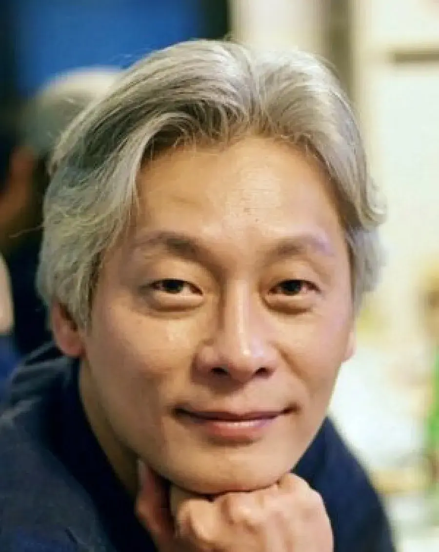 بیوگرافی Lee Hwang Ui